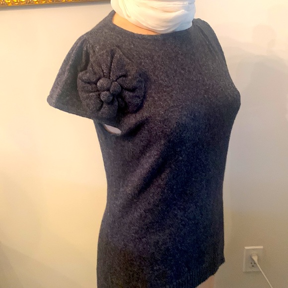 Mac & Jac cotton/acrylic blend charcoal pullover sweater with floral detail - Picture 2 of 5